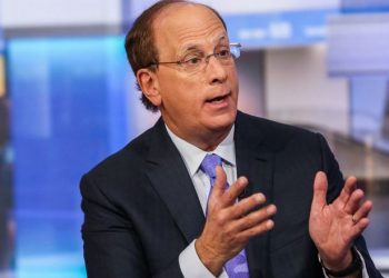 Ларри Финк: пока биткоин не узаконят, BlackRock не будет запускать…