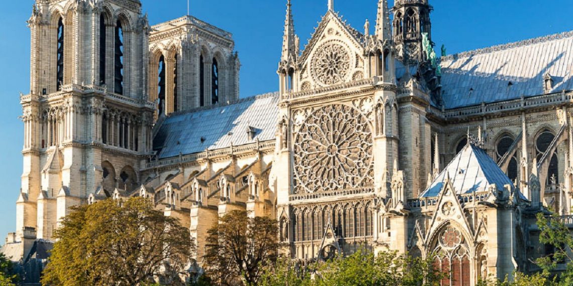 Криптопользователей призывают помочь восстановить Нотр-Дам-де-Пари