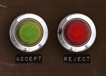 Изменение отношения к криптоактивам за год