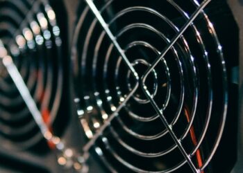 Стоимость ASIC-майнеров снизилась на фоне обвала цены биткоина в марте