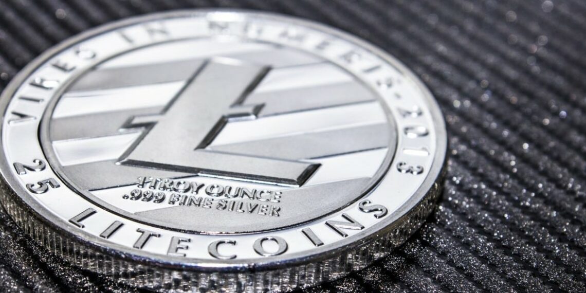 Лайткоин оказался на грани вылета из топовой десятки криптовалют