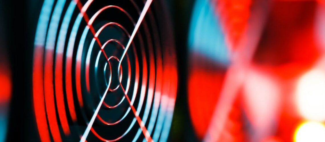 Власти Казахстана хотят решить проблему подпольного майнинга