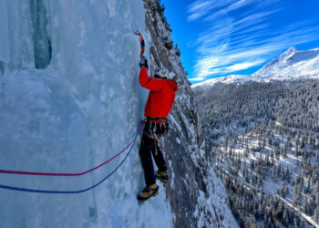 Эффект первой недели января: Биткоин готовится к рывку?
