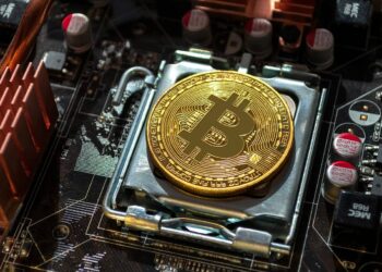 Доход биткоин-майнеров снизился на 13% в феврале