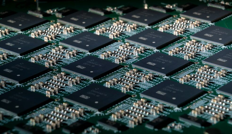 Intel разработал энергосберегающий ASIC для майнинга биткойнов Bonanza Mine